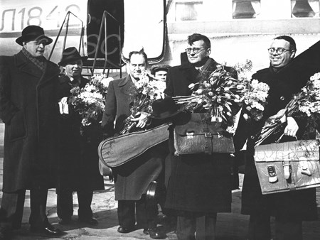 <p>В Берлинском аэропорту 26 марта 1952 года: Владими…</p>