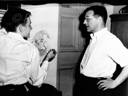 <p>During drawing lessons.<br />Photo by O. Tsesarsky</p>