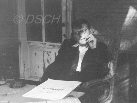 <p>Досуг и работа в Комарово летом 1946 года.<br />Фото Н. …</p>