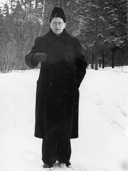 <p>At the sanatorium near Moscow at the beginning of …</p>