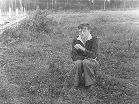 <p>During a wolk around the farm with Maxim and Galin…</p>