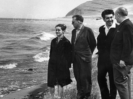 <p>At Sevan Lake: Irina Shostakovich, Dmitri Shostako…</p>
