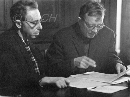 <p>With conductor Nikolai Semyonovich Rabinovich on t…</p>