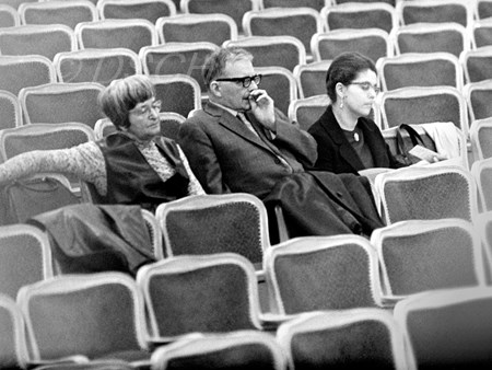 <p>During a rehearsal of the symphony in Berlin: inte…</p>