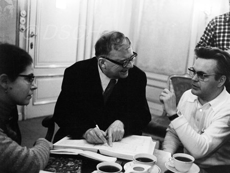 <p>Irina Antonovna, Dmitri Dmitriуevich, and conducto…</p>