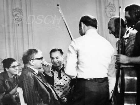 <p>With members of the Taneev Quartet, Vladimir Ovcha…</p>