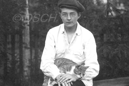1925