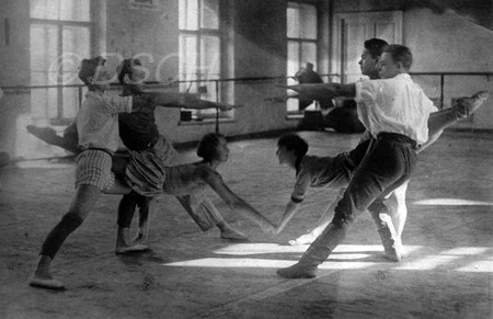 <p>Rehearsal of “The Golden Age”.</p>
