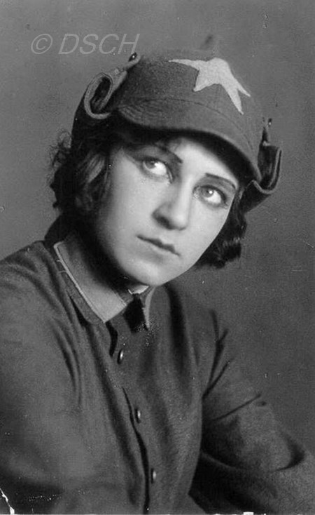 <p>T. Vecheslova, in the ballet “The Bolt”.</p>