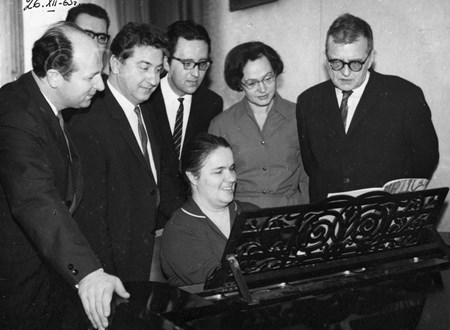 <p>Quintet playing at the Moscow Conservatory 12/26/1…</p>