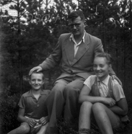 <p>Shostakovich, Maxim and Galina in Komarovo in 1948…</p>